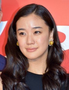 結婚指輪はあえて断った蒼井優