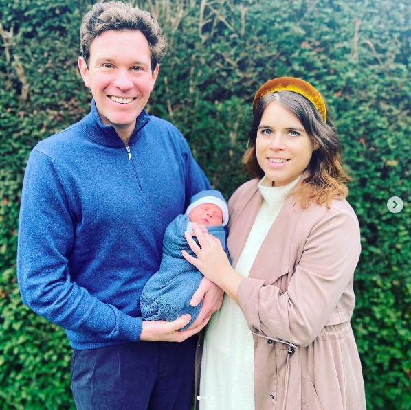 ユージェニー王女、幸せいっぱいの家族ショットを公開（画像は『Princess Eugenie　2021年2月20日付Instagram「We wanted to introduce you to August Philip Hawke Brooksbank..」』のスクリーンショット）