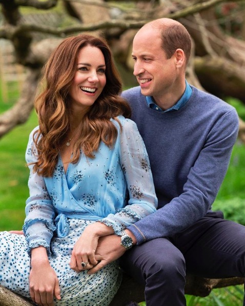 2人が寄り添う写真には200万件近い「いいね！」が届く（画像は『Duke and Duchess of Cambridge　2021年4月28日付Instagram「10 years」』のスクリーンショット）