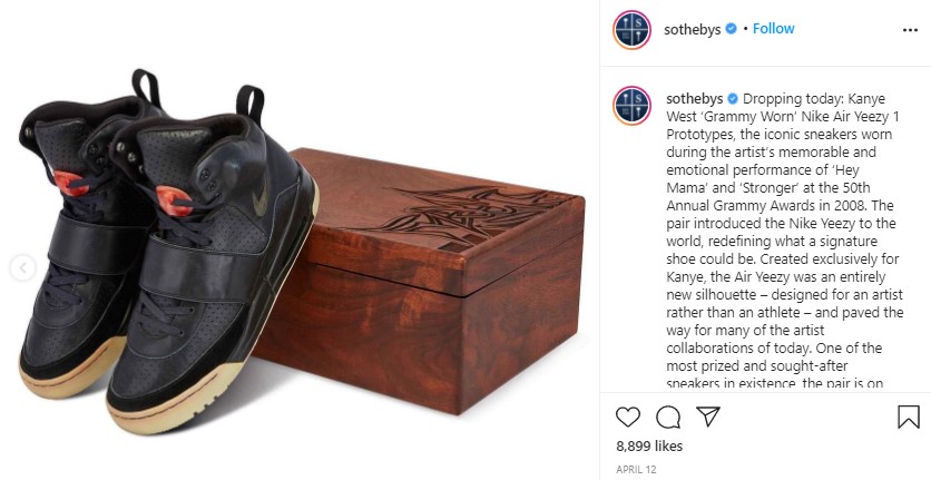 グラミー賞授賞式で着用したスニーカーとして知られる（画像は『Sotheby’s　2021年4月12日付Instagram「Dropping today: Kanye West ‘Grammy Worn’ Nike Air Yeezy 1 Prototypes, the iconic sneakers worn during the artist’s memorable and emotional performance of ‘Hey Mama’ and ‘Stronger’ at the 50th Annual Grammy Awards in 2008.」』のスクリーンショット）