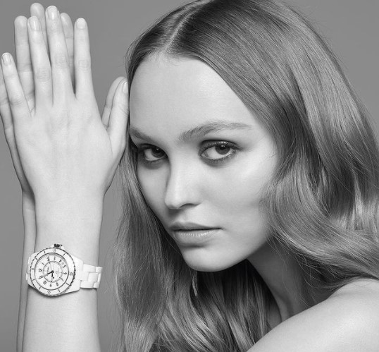 ジョニー・デップの娘リリー・ローズ、父の裁判後に初めてコメント（画像は『Lily-Rose Depp　2019年5月2日付Instagram「Thank you to my ＠chanelofficial family for letting me be a part of this!」』のスクリーンショット）