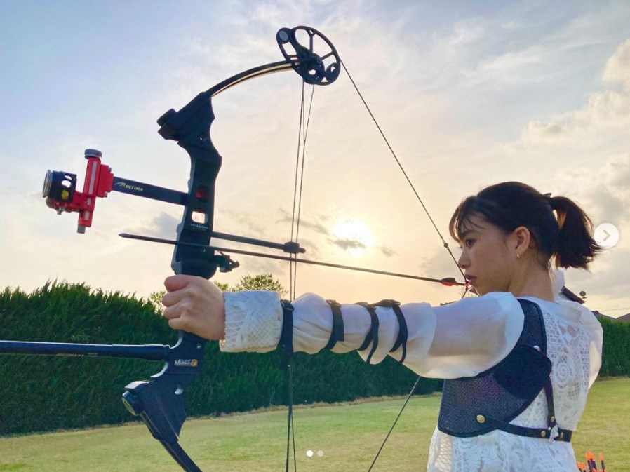 森川葵、アーチェリーに初挑戦（画像は『森川葵　Morikawa Aoi　2021年4月28日付Instagram「みなさんこんにちは。」』のスクリーンショット）