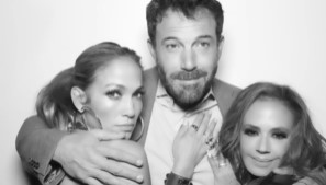 ジェニファーとベン、リアの3ショット（画像は『Leah Remini　2021年7月22日付Instagram「＃tbt to not that long ago…」』のスクリーンショット）