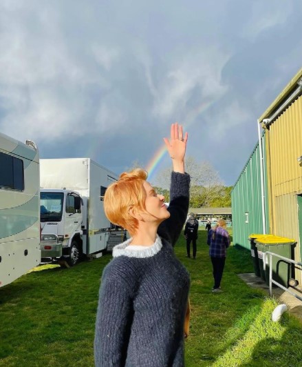 ショートヘアでファンを驚かせたニコール（画像は『Nicole Kidman　2021年7月22日付Instagram「On set」』のスクリーンショット）