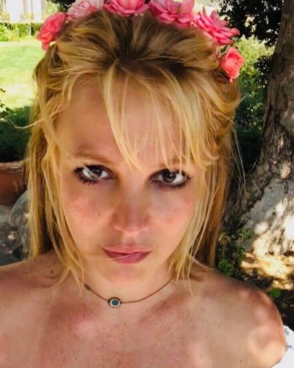 後見人制度を「終わらせたい」と訴えていたブリトニー（画像は『Britney Spears　2021年5月26日付Instagram「ROSE」』のスクリーンショット）