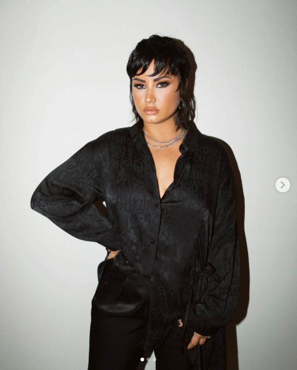 「UFOを確かに見た」と証言したこともあるデミ・ロヴァート（画像は『Demi Lovato　2021年9月26日付Instagram「＠angelokritikos aka damngeloooo」』のスクリーンショット）