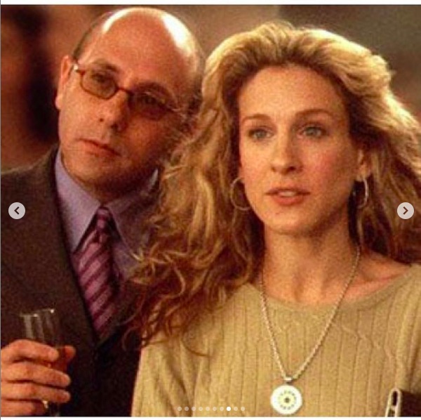 『SATC』の懐かしいシーンを公開したサラ（画像は『SJP　2021年9月25日付Instagram「It’s been unbearable.」』のスクリーンショット）