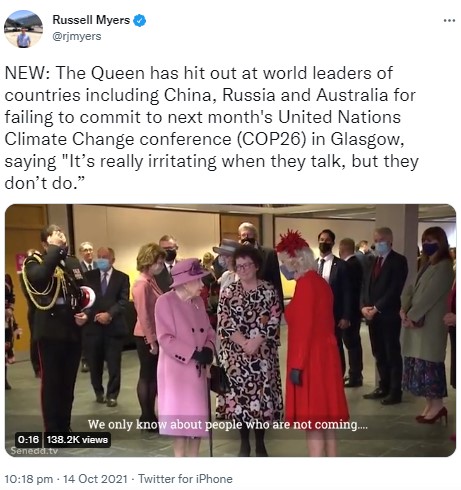 井戸端会議を楽しむ女王達（画像は『Russell Myers　2021年10月14日付Twitter「NEW: The Queen has hit out at world leaders of countries including China, Russia and Australia for failing to commit to next month’s United Nations Climate Change conference （COP26） in Glasgow」』のスクリーンショット）