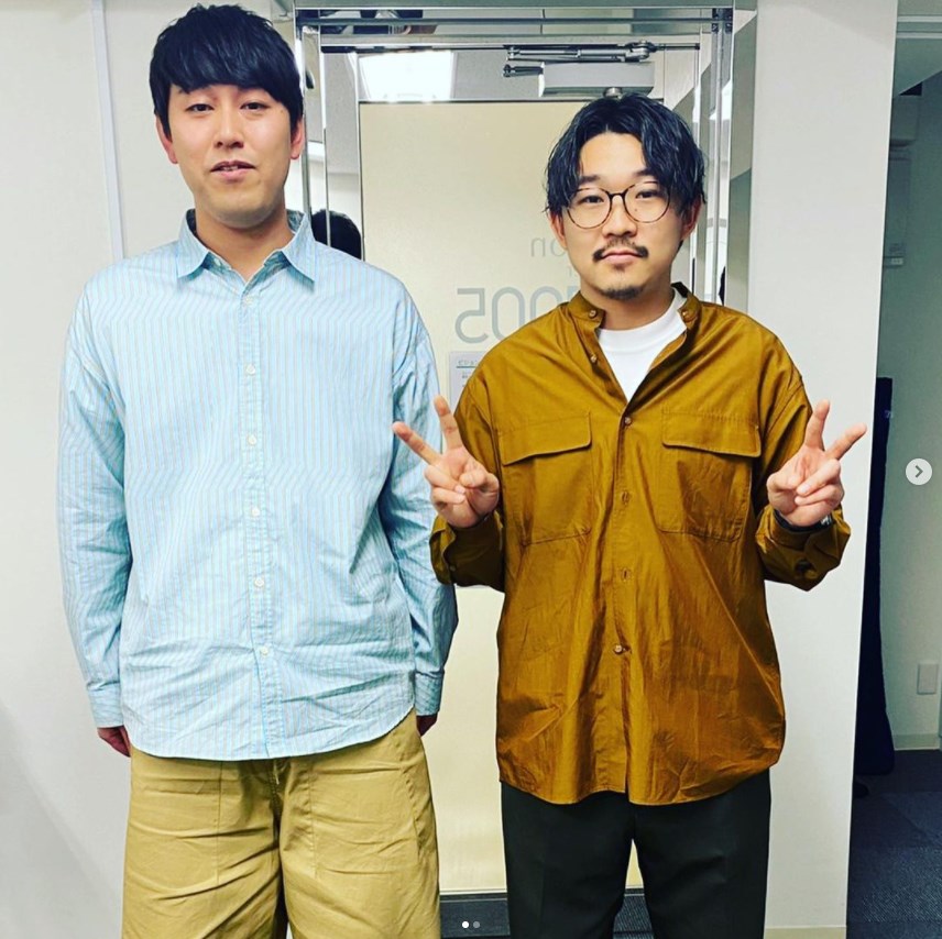 オズワルド畠中悠と伊藤俊介（画像は『オズワルド　畠中悠　2021年1月26日付Instagram「スタイリストさんにオシャレにしていただける仕事をしました！」』のスクリーンショット）