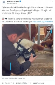 2つのゴーグルをクロスさせるようにして使用（画像は『ANADOLU AJANSI　2022年1月6日付Twitter「İşletmemizdeki ineklerden günlük ortalama 22 litre süt alıyoruz.」』のスクリーンショット）