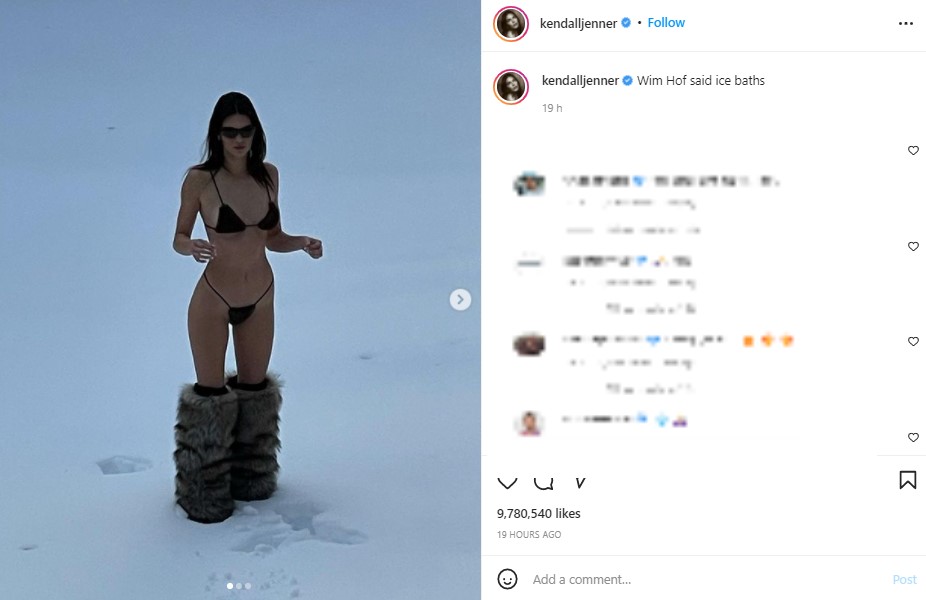 超マイクロビキニで雪の中に立つケンダル（Kendall　2022年1月20日付Instagram「Wim Hof said ice baths」』のスクリーンショット）