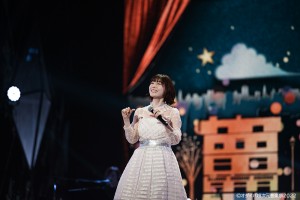 音楽フェス「オダイバ!!超次元音楽祭」でパフォーマンスする花澤香菜（C）オダイバ!!超次元音楽祭2022