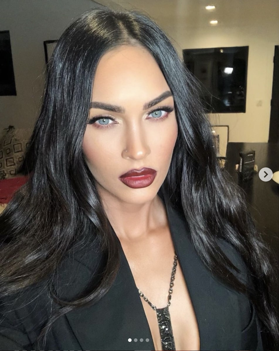 ブライアン・オースティン・グリーンとの離婚が成立したミーガン・フォックス（画像は『Megan Fox　2021年12月6日付Instagram「hot topic couture」』のスクリーンショット）