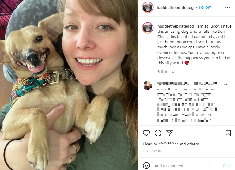ハディと運命の出会いをしたエリンさん（画像は『Haddie the Dog　2022年2月10日付Instagram「I am so lucky.」』のスクリーンショット）