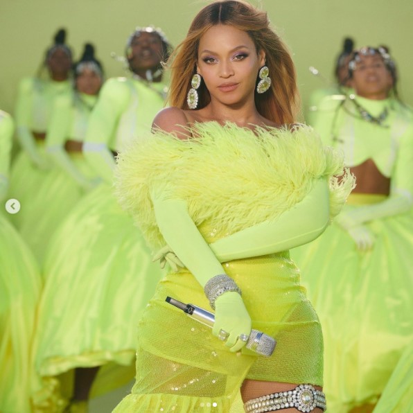 第94回アカデミー賞授賞式でパフォーマンスを披露したビヨンセ（画像は『Beyoncé　2022年3月28日付Instagram』のスクリーンショット）