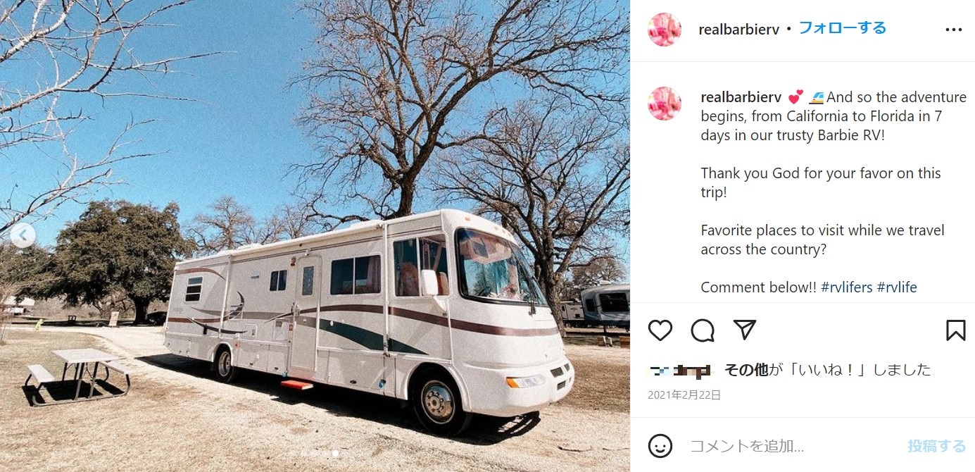 元のキャンピングカーの外装（画像は『Real Life Barbie RV　2021年2月22日Instagram「And so the adventure begins」』のスクリーンショット）