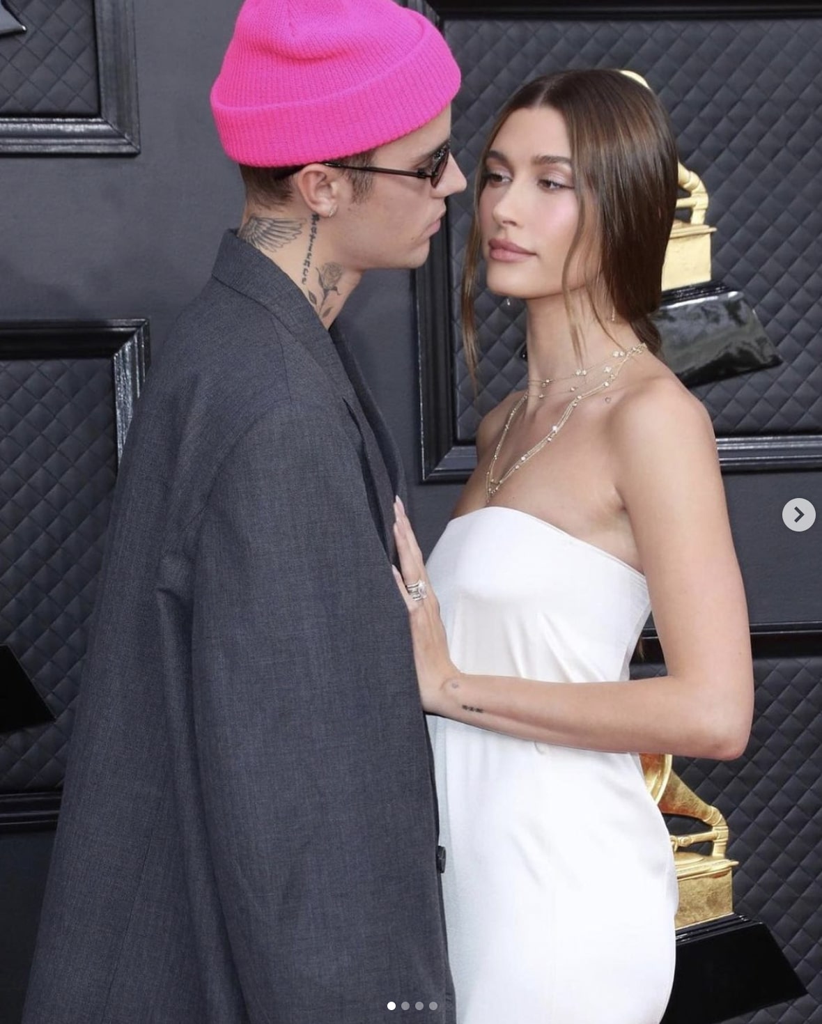 結婚後も仲睦まじいジャスティン・ビーバー＆ヘイリー・ビーバー（画像は『Hailey Rhode Baldwin Bieber　2022年4月5日付Instagram』のスクリーンショット）