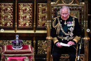 【イタすぎるセレブ達】チャールズ皇太子、国会開会式でエリザベス女王の代理を務める　英王室にとって歴史的瞬間に