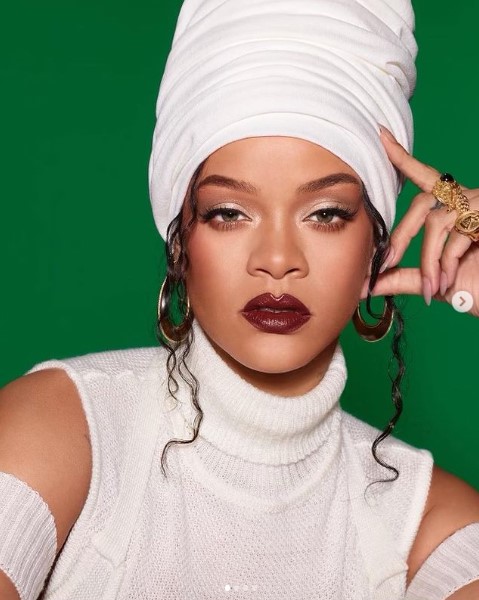 リアーナがついにママに！（画像は『badgalriri　2022年5月10日付Instagram「i’ve been waiting for this moment!!」』のスクリーンショット）