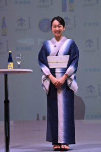 浴衣姿で登場した浅田真央