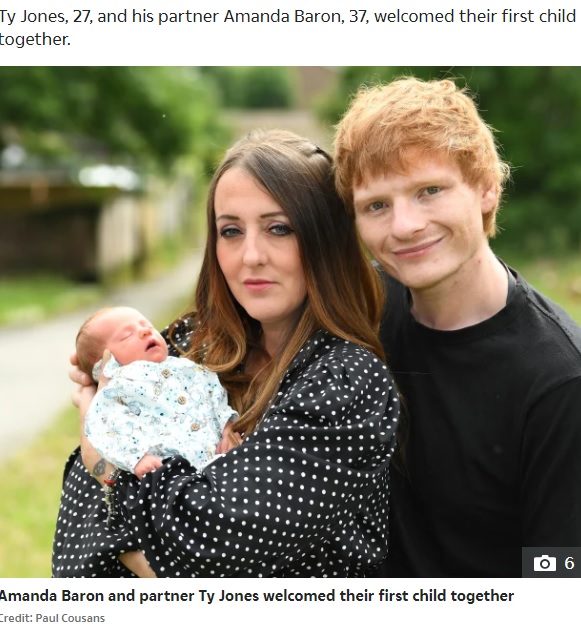 エド・シーランのそっくりさんとの間に女児が誕生（画像は『The Sun　2022年6月16日付「SHAPE OF TWO I’ve given birth to ‘Ed Sheeran’s’ baby… I named her after the singer’s wife」（Credit: Paul Cousans）』のスクリーンショット）