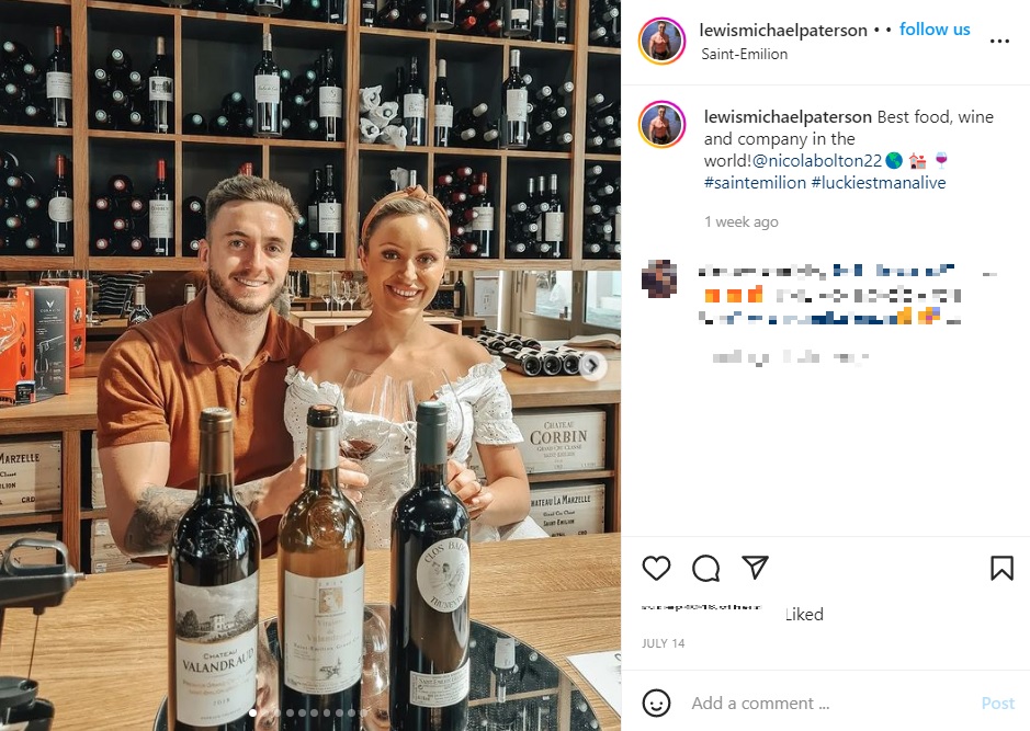 幸せそうな2人（画像は『Lewis Michael Paterson　2022年7月14日付Instagram「Best food, wine and company in the world!」』のスクリーンショット）