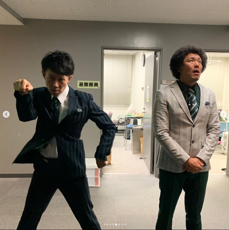 トータルテンボスの大村朋宏と藤田憲右（画像は『大村 朋宏　2019年12月2日付Instagram「昨日はCHATSUMI静岡公演でした」』のスクリーンショット）