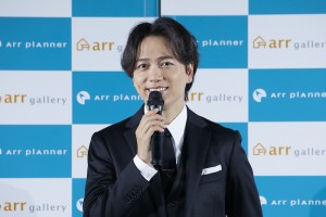 発表会に登場した山崎育三郎