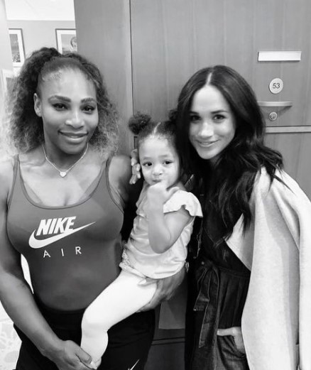 セリーナとオリンピアちゃん、メーガン妃（画像は『Serena Williams　2022年8月23日付Instagram「I loved talking about so many important topics with my dear friend Meghan as her first guest on ＃archetypes for ＠spotify!」』のスクリーンショット）