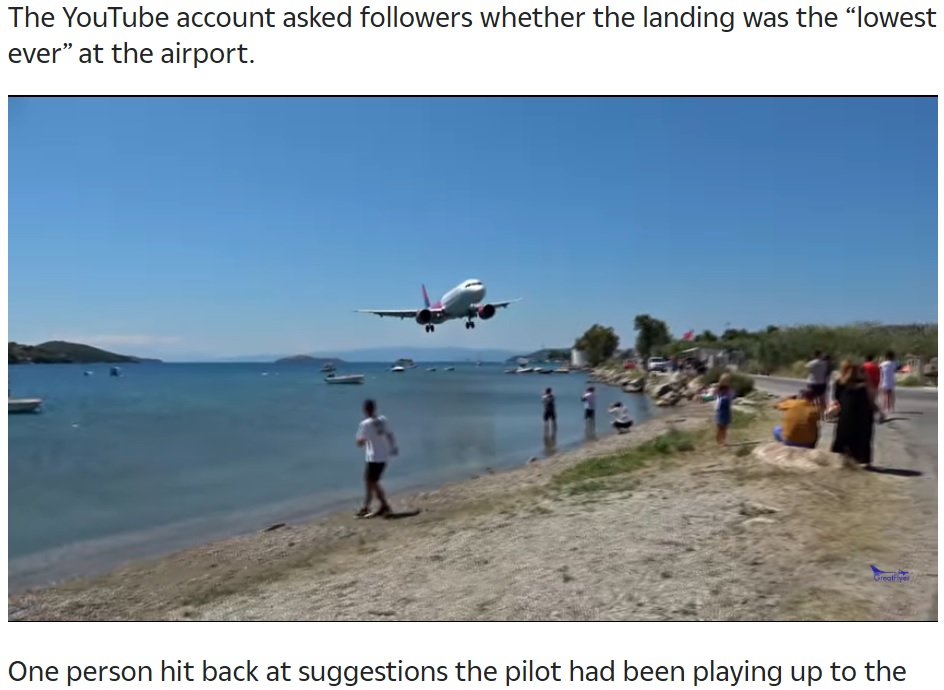 ビーチに向かって飛んでくる飛行機（画像は『The Sun　2022年8月13日付「WINGING IT Incredible moment Airbus barely misses beachgoers as it makes ‘lowest ever landing’ at island airport」』のスクリーンショット）