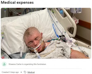 大量のハチに刺されたオースティンさん（画像は『GoFundMe　2022年8月29日付「Medical expenses」』のスクリーンショット）