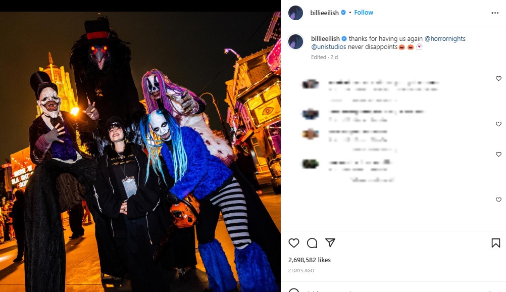 “ハロウィン・ホラー・ナイト”を楽しんだビリー（画像は『BILLIE EILISH　2022年10月17日付Instagram「thanks for having us again ＠horrornights ＠unistudios never disappoints」』のスクリーンショット）