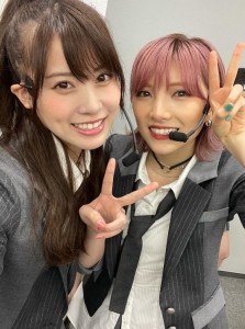 岡部麟と岡田奈々（画像は『岡部麟　2021年7月17日付Instagram「久しぶりの新曲」』のスクリーンショット）