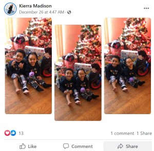 たくさんのプレゼントと一緒に（画像は『Kierra Madison　2022年12月26日付Facebook』のスクリーンショット）