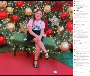 11歳になったマリアちゃん（画像は『Maria Eduarda Santos Sandoval　2022年12月18日付Instagram「Então é NATAL」』のスクリーンショット）