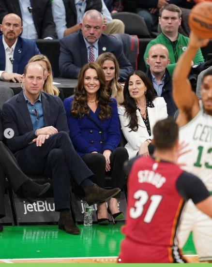 ボストンでNBA試合を観戦するウィリアム皇太子夫妻（画像は『The Prince and Princess of Wales　2022年12月5日付Instagram「Thank you Boston!」』のスクリーンショット）