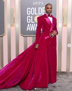 ピンクのタキシードドレスでレッドカーペットに登場したビリー（画像は『Billy Porter　2023年1月10日付Instagram「She’s heeerrrrre!」』のスクリーンショット）