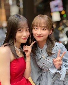 橋本環奈と日向坂46・影山優佳（画像は『影山優佳 / Yuka Kageyama　2023年1月1日付Instagram「2022年最後の日に、最高の思い出ができました」』のスクリーンショット）