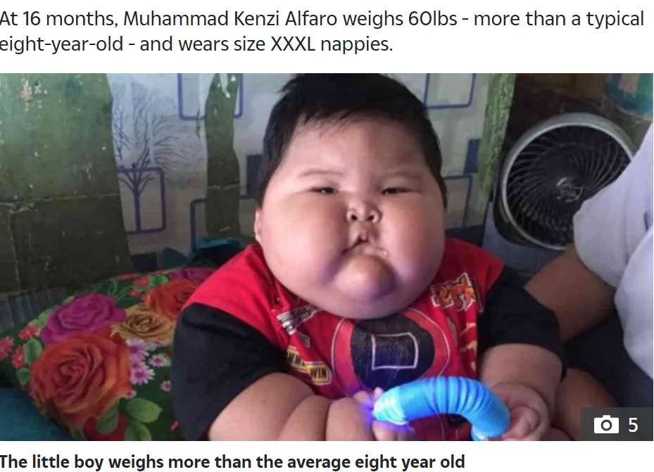 1歳4カ月で体重が27キロある男児（画像は『The Sun　2023年2月23日付「BABY BRUISER My massive 16-month-old boy weighs more than an EIGHT-year-old and wears his dad’s clothes over his XXXL nappies」』のスクリーンショット）