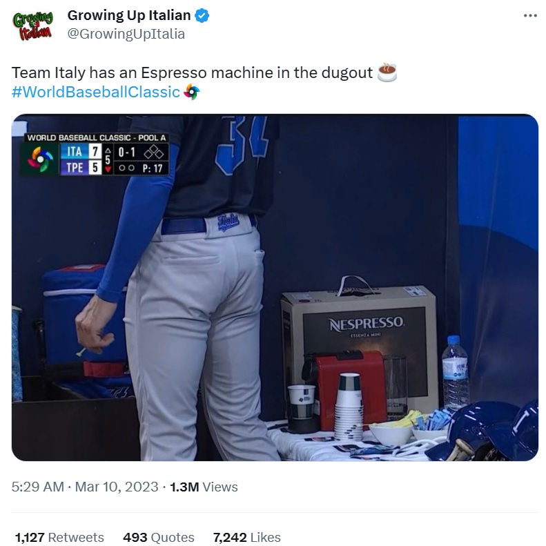 ベンチの端に用意されたエスプレッソマシン（画像は『Growing Up Italian　2023年3月10日付Twitter「Team Italy has an Espresso machine in the dugout」』のスクリーンショット）