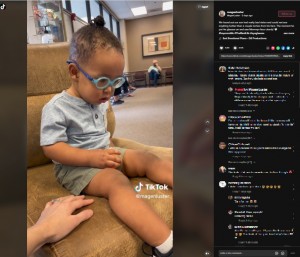 初めて眼鏡をかけて固まっているキートン君（画像は『MagenLuster　2023年3月9日付TikTok「We found out our son had really bad vision」』のスクリーンショット）