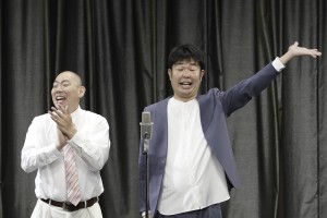 レギュラーはおなじみの「あるある探検隊」で盛り上げる。松本康太のシャツ姿と西川晃啓の気絶ネタも健在！