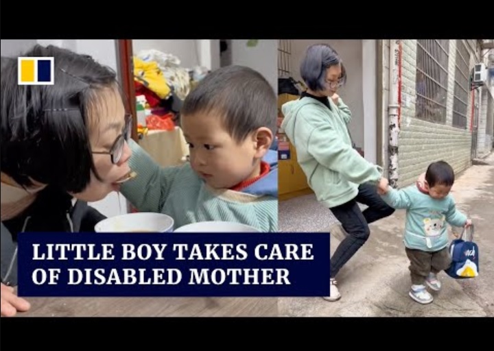 脳性麻痺で運動機能に障がいがある母を支える2歳のポメロ君。母は「息子の誕生は私に最高の恩恵をもたらしてくれた」と述べ、精一杯の愛情を注いでいる（画像は『South China Morning Post 　2023年3月9日公開 YouTube「Little boy in China takes care of disabled mother」』のサムネイル）