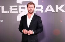 【イタすぎるセレブ達】クリス・ヘムズワース、愛妻エルサ・パタキーとレッドカーペットに登場