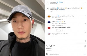 タトゥーアーティストのミスター・K氏。ソウル出身で、現在はニューヨークのセレブ御用達スタジオ「BANG BANG」で働いている（画像は『MR.K　2023年2月26日付Instagram「BirthdayBoy」』のスクリーンショット）