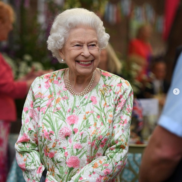 昨年9月8日、バルモラル城で静かに息を引き取ったエリザベス女王（画像は『Clarence House　2022年4月21日付Instagram「Wishing Her Majesty The Queen a particularly special 96th birthday today,」』のスクリーンショット）