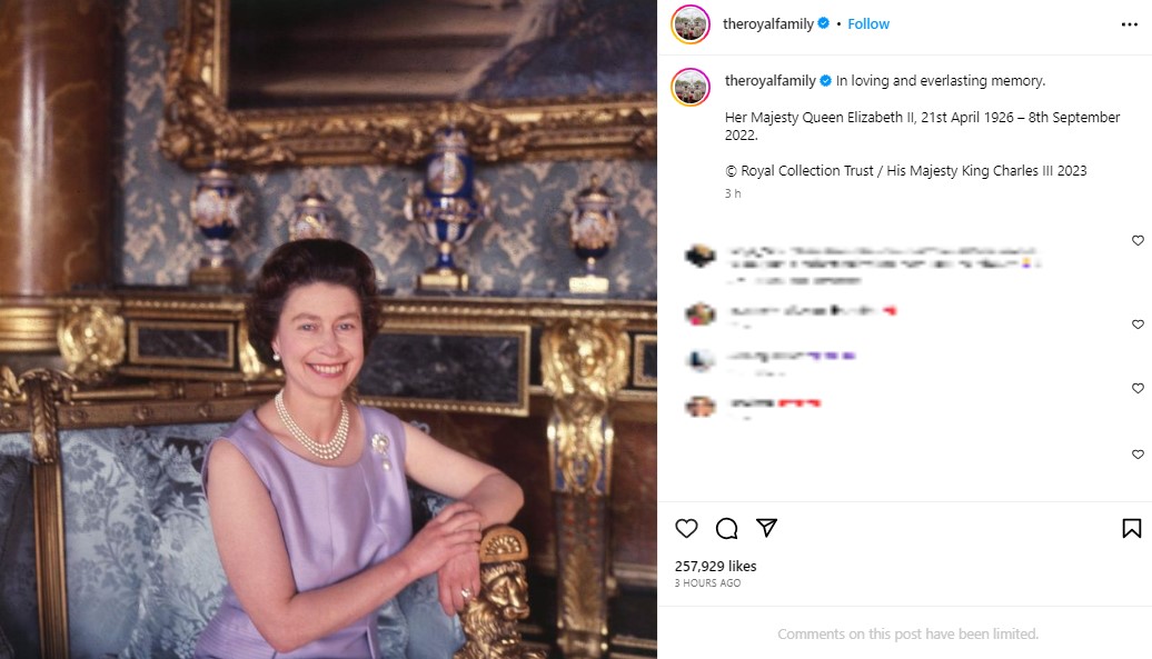バッキンガム宮殿が8日に公開した女王の写真。「愛と永遠の思い出の中で」と記された（画像は『The Royal Family　2023年9月8日付Instagram「In loving and everlasting memory.」』のスクリーンショット）