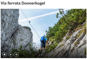 Instagramでも有名な観光地で転落事故が発生した。警察は事故現場の調査を行い、第三者の関与の可能性は低く、明らかな事故であると結論付けた（当該登山客は写っていません）（画像は『Welterbestätte Dachstein Salzkammergut「Via ferrata Donnerkogel」』のスクリーンショット）