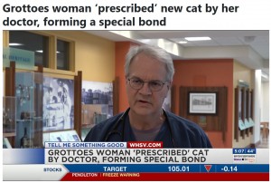 愛猫を失った悲しみを乗り越えられずにいたロビンさんに、猫を飼うように指示を出したアール・キング医師（画像は『WHSV　2023年10月9日付「Grottoes woman ‘prescribed’ new cat by her doctor, forming a special bond」』のスクリーンショット）