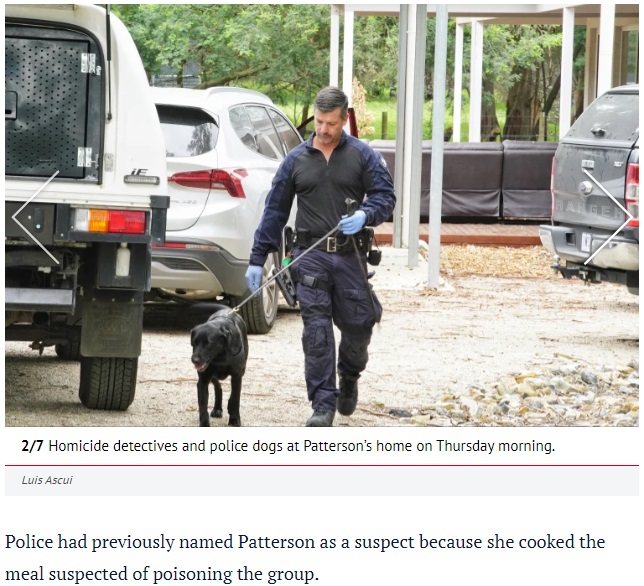 近年多発するサイバー犯罪で活躍を見せる「電子記録媒体探知（ESD）犬」も出動させて、証拠になるものを捜す警察当局（画像は『Sydney Morning Herald　2023年11月2日付「Erin Patterson charged with three murders, five attempted murders in mushroom death probe」（Luis Ascui）』のスクリーンショット）
